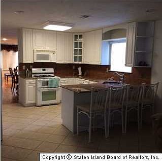 3rd image of 115 Melvin Ave