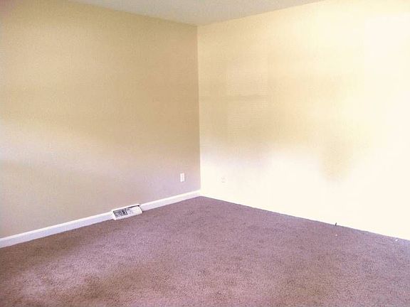 4th image of 4205 Oak Forest Dr