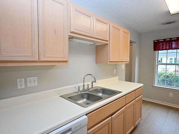 5th image of 4 Boston Commons Ct