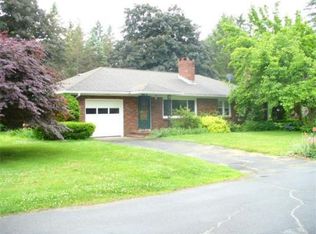 10 1st Ave, Easthampton, MA 01027