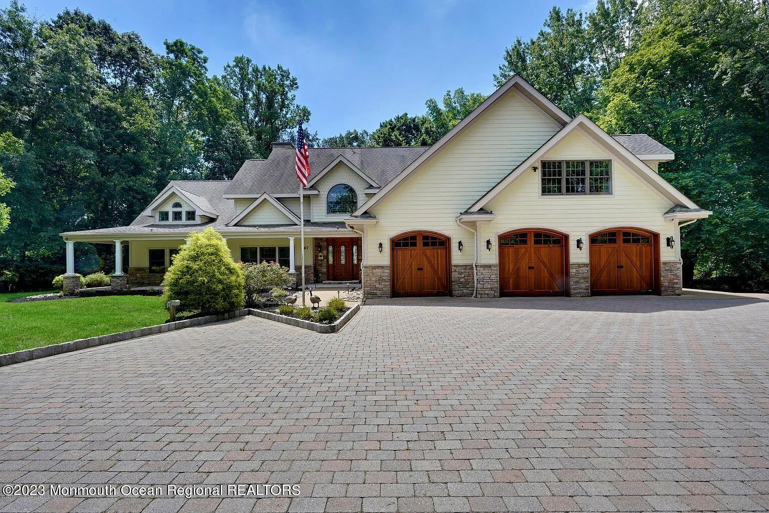 7 bed, 7.0 bath, 5636 sqft, $25,000 — Photo 4