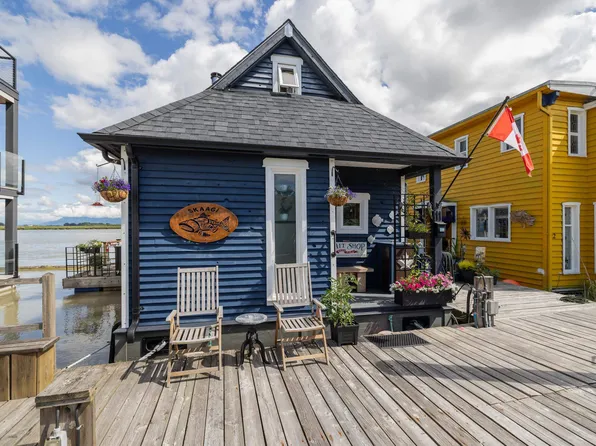 3871 River Rd W #11, Delta, BC V4K 3N2