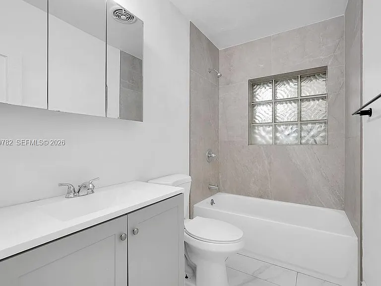 2417 Pierce St #- — Photo 16