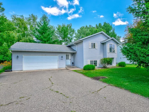 935 2nd Ave SW, Forest Lake, MN 55025