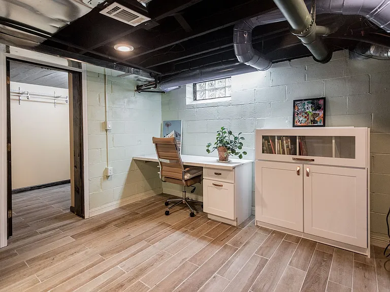 3863 Seneca St — Photo 41