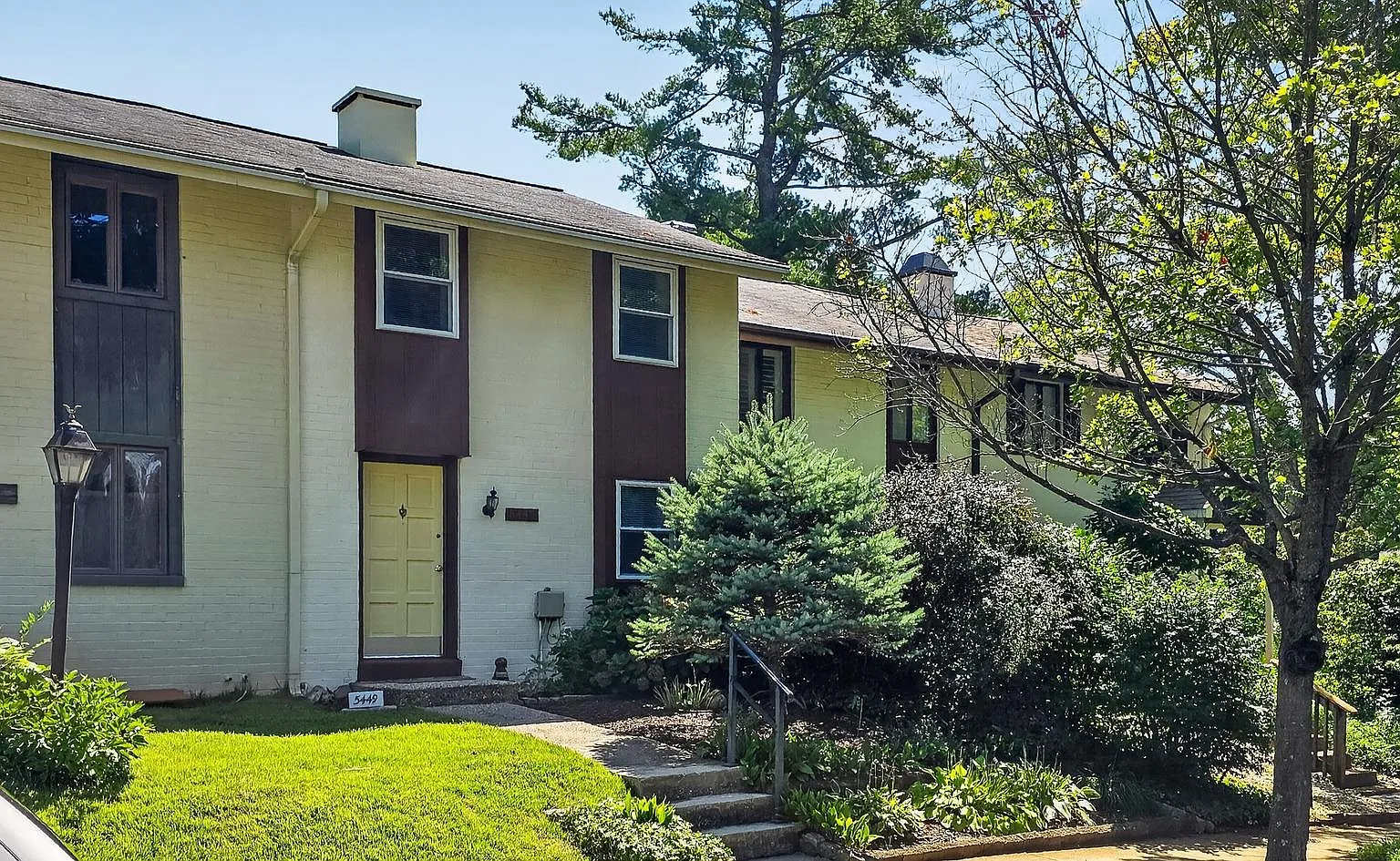 3 bed, 2.5 bath, 1380 sqft, $2,300 — Photo 4