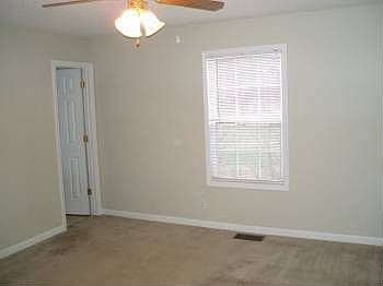 1st image of 477 Lafayette Rd