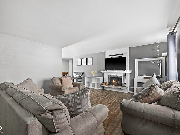 2nd image of 3640 Marseille Rd