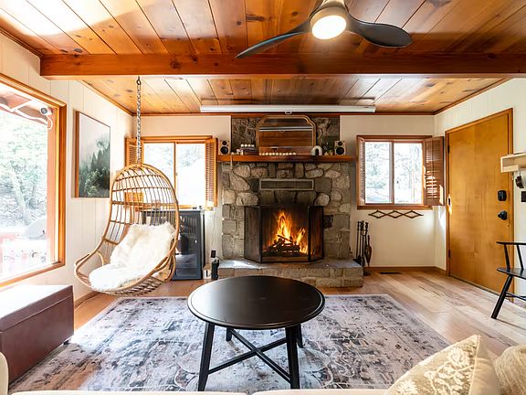 2nd image of 905 San Moritz Ct