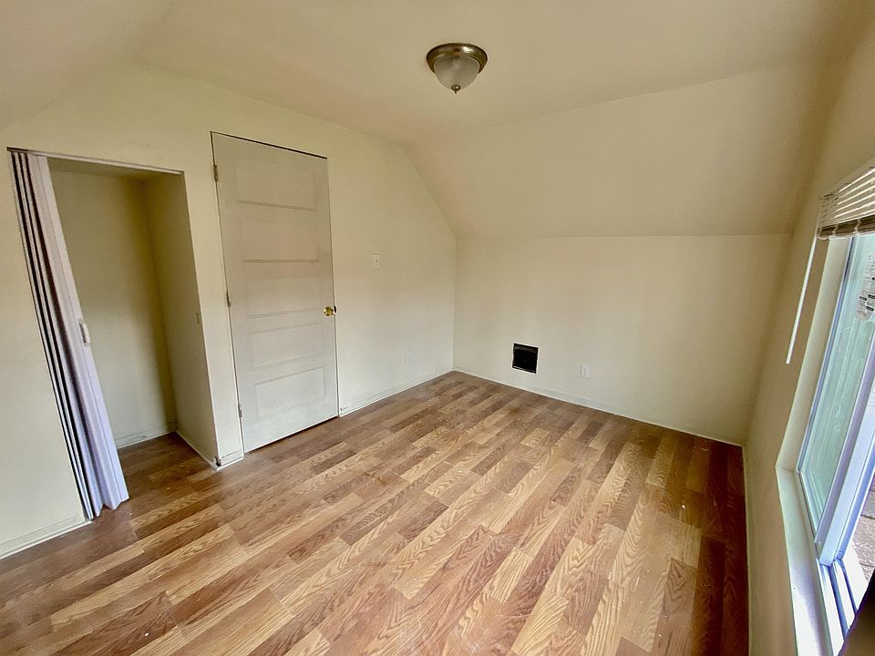 19930 Charest St, photo 10