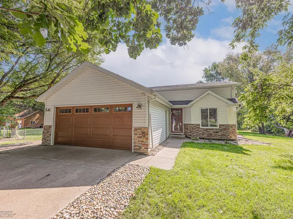 7622 Shadow Ln, Horace, ND 58047