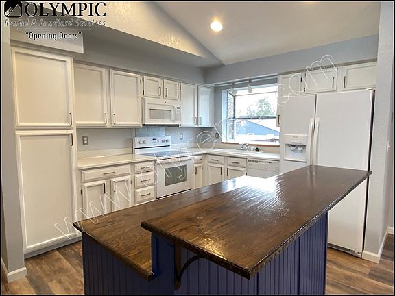 2nd image of 5525 Craney Ct SE