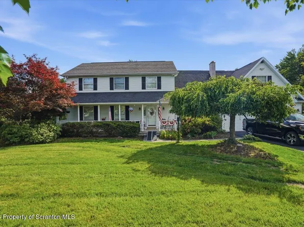 201 Autumn Dr, Moscow, PA 18444