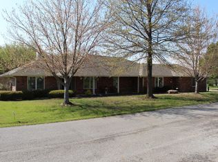 828 Chatsworth Dr, Grove, OK 74344