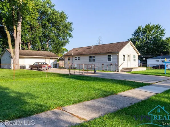 23457 Couzens Ave, Hazel Park, MI 48030