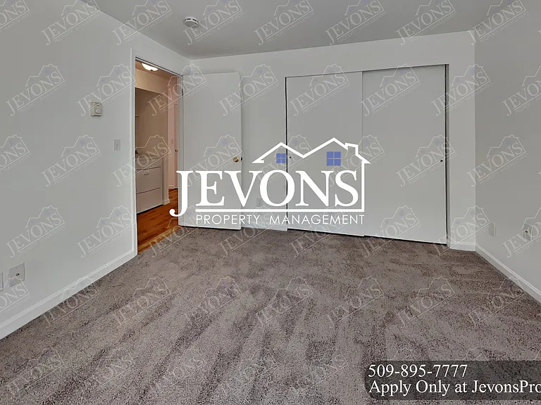 1722 E 56th St #2 — Photo 20
