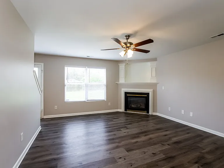 717 Aberdeen Glen Pl — Photo 4