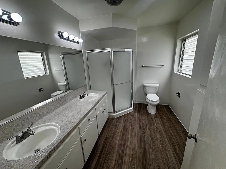 100 - Kimberly Apartments — Photo 25