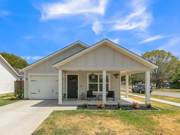 311 Thomas St, Terrell, TX 75160