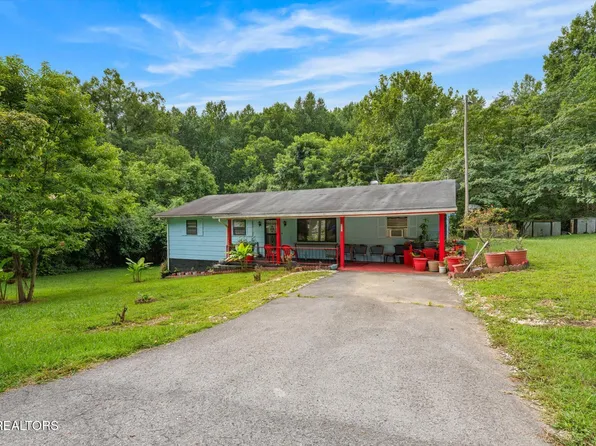 227 Ford Ave, Harriman, TN 37748