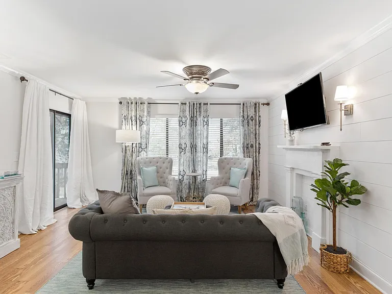 1130 Silent Harbor Ct — Photo 3