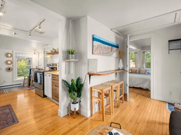 (undisclosed Address), Orleans, MA 02653
