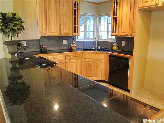 Black Granite Kitchen. NICE!