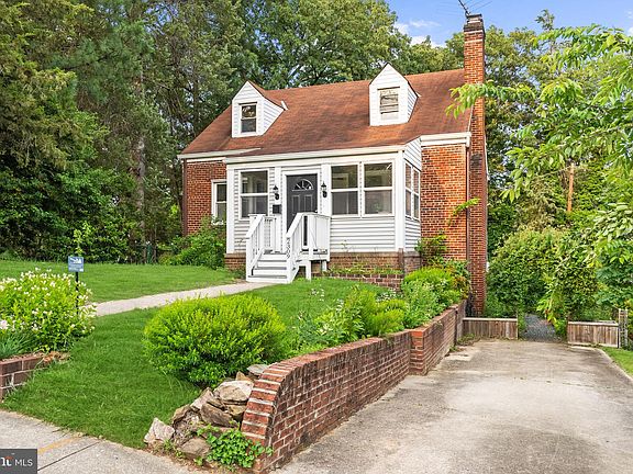 2nd image of 2309 Crestlawn Ave
