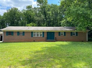 6718 Brushwood Dr, Charlotte, NC 28262