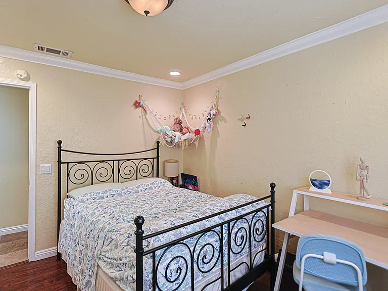 119 S Jeanine Way — Photo 4