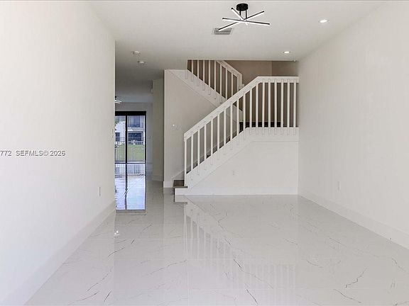 5th image of 3335 W 94th Ter