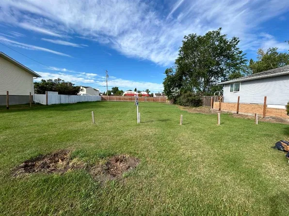 217 5th St, Beiseker, AB T0M 0G0