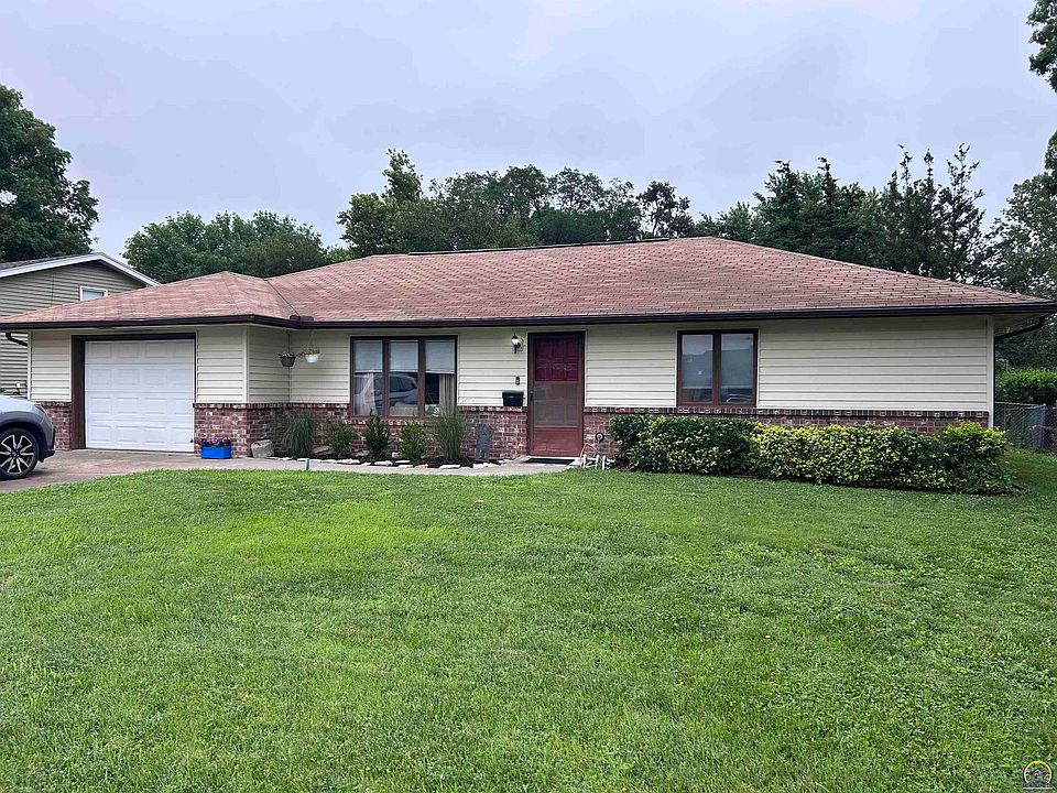1st image of 1220 Magic Circle Dr