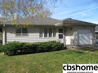 3706 S 48th St, Omaha, NE 68106