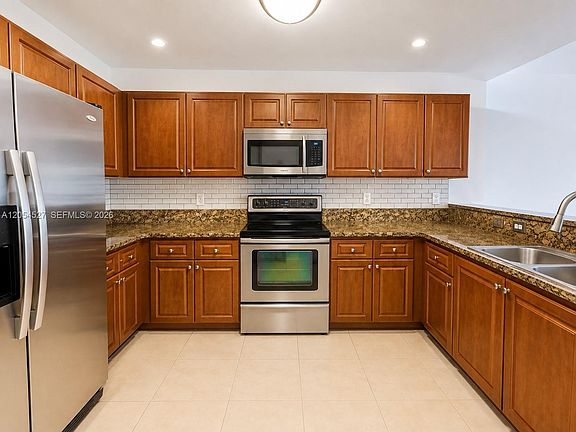 5th image of 11002 NW 83rd St #11002