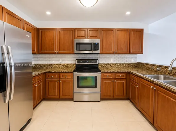 11002 NW 83rd St, Doral, FL
