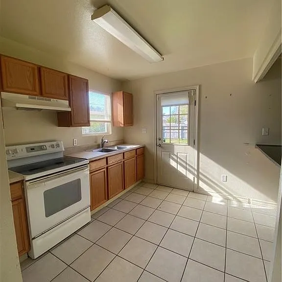 1309 Dewitt St — Photo 3