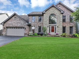 909 Pearson Rd, Cary, IL 60013