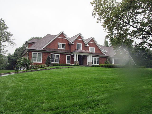 2nd image of 44 Belvedere Dr