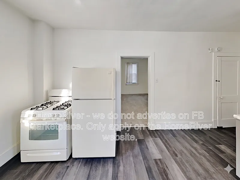 2 bed, 1.0 bath, 2547 sqft, $795 — Photo 4