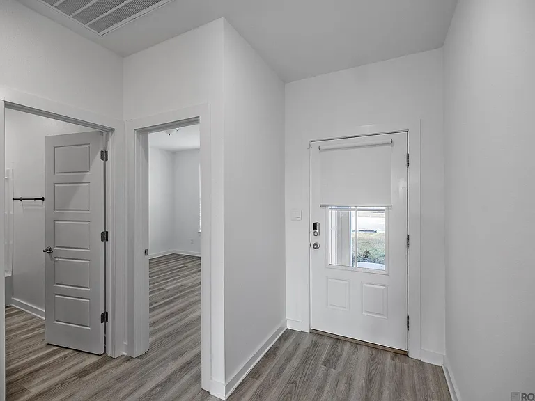 12856 Silverbell Ave — Photo 4