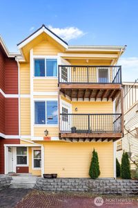 5798 Roosevelt Way NE, SEATTLE, WA, 98105
