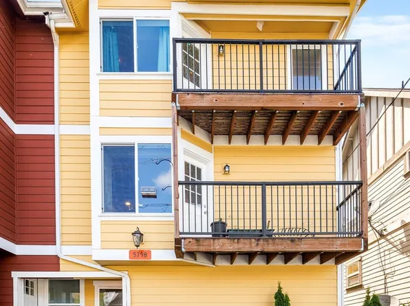 5798 Roosevelt Way NE, Seattle, WA 98105
