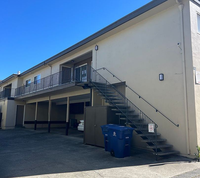 1st image of 464 Lincoln Cir APT 6
