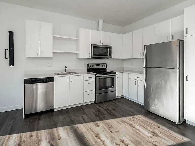 54 Woodstock Apartments~ Great Location ~Vibrant Neighborhood — Photo 6