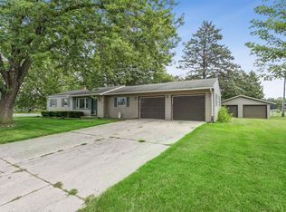 416 N 3rd St, Reedsville, WI 54230