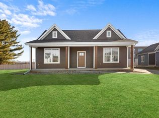 748 Kennedy St, Sauk City, WI 53583