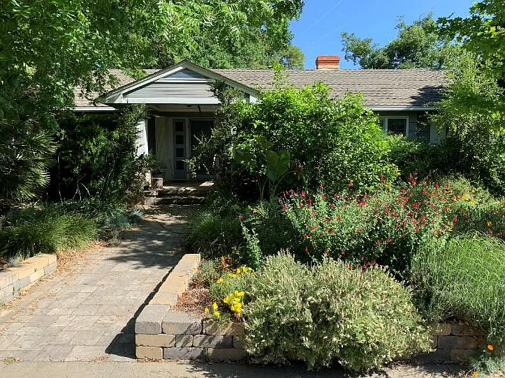 3 bed, 1954 sqft, $3,580 — Photo 1
