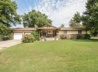 204 W 6th St, Douglass, KS 67039