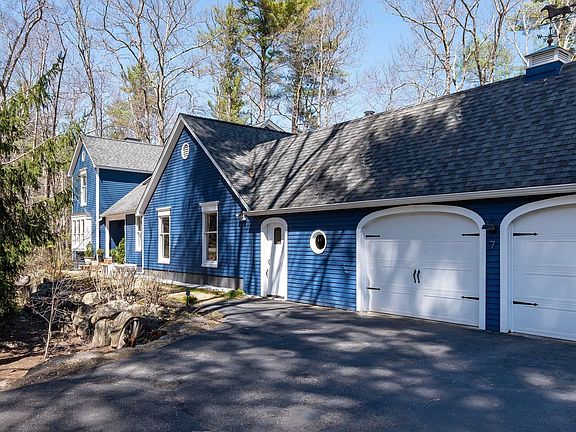 2nd image of 7 Millstream Drive